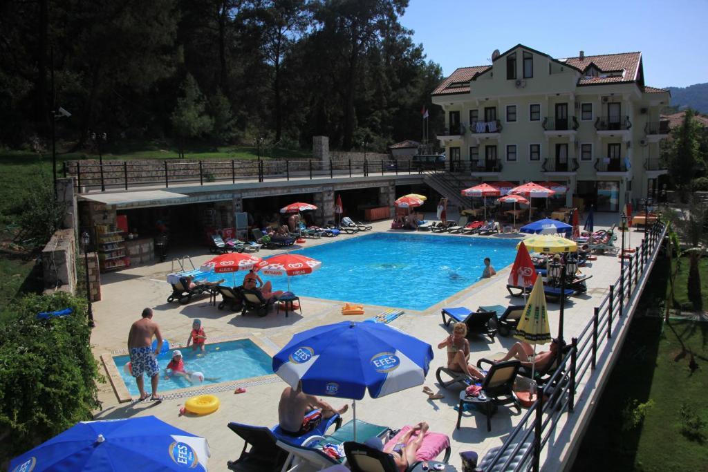 Grove Hotel 厄吕代尼兹 外观 照片