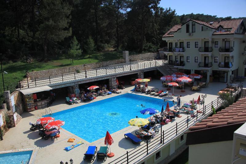 Grove Hotel 厄吕代尼兹 外观 照片